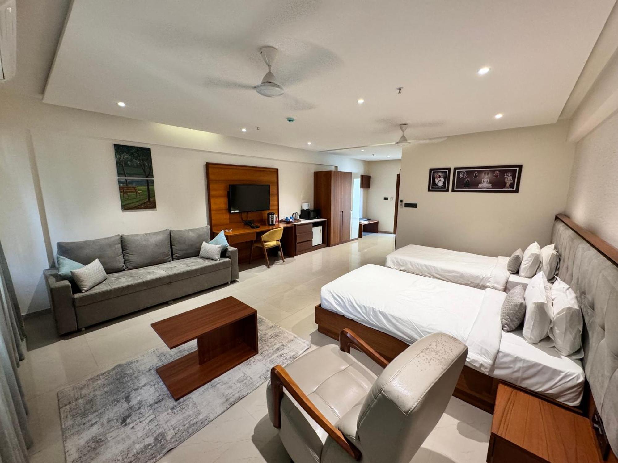 Siara Styles Amba Suites, Gándhínagar Exteriér fotografie